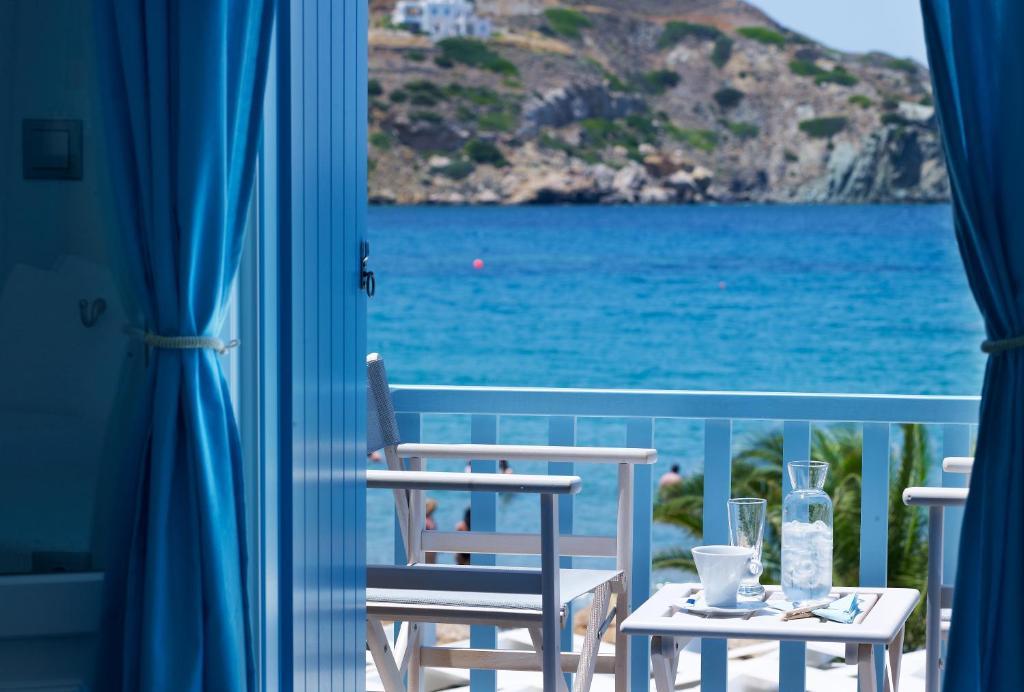 Blue Harmony Hotel Kini Exterior photo