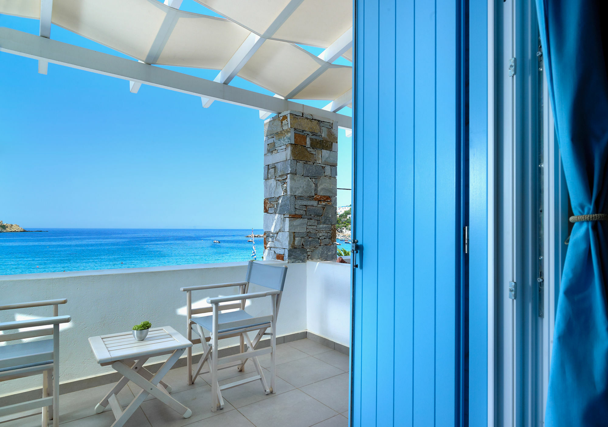 Blue Harmony Hotel Kini Exterior photo